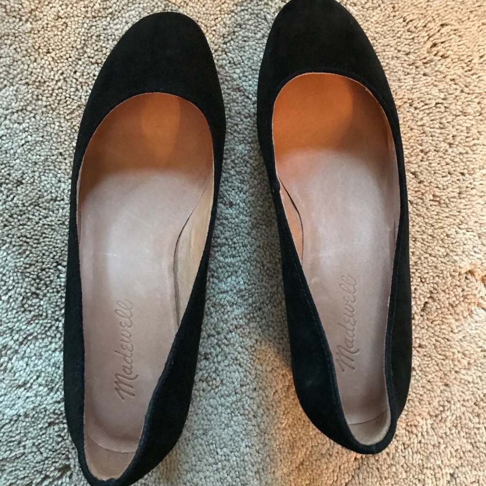 Madewell Ella Pump in Suede Black 7